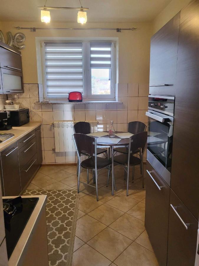 3-pokojowe Mieszkanie Do Wynajecia, *